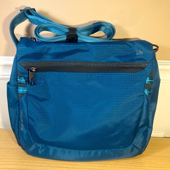 Travelon Bags Nwt Travelon Antitheft Active Medium Crossbody Teal